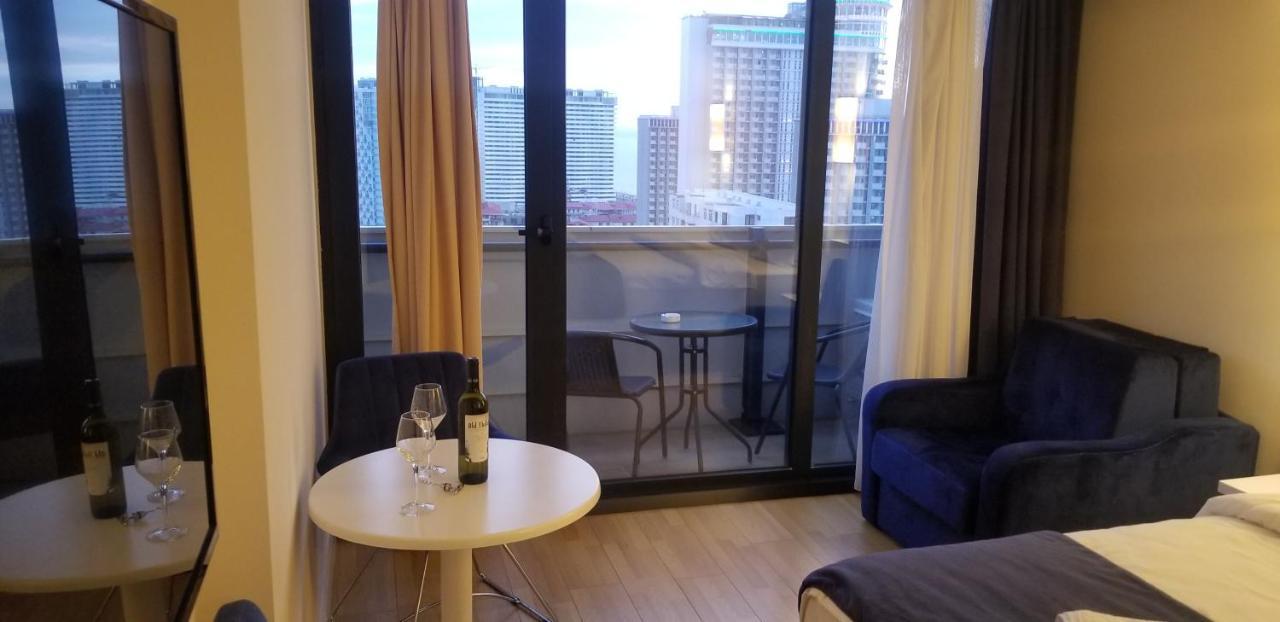 Black Sea Twin Tower Apartment Батуми Екстериор снимка
